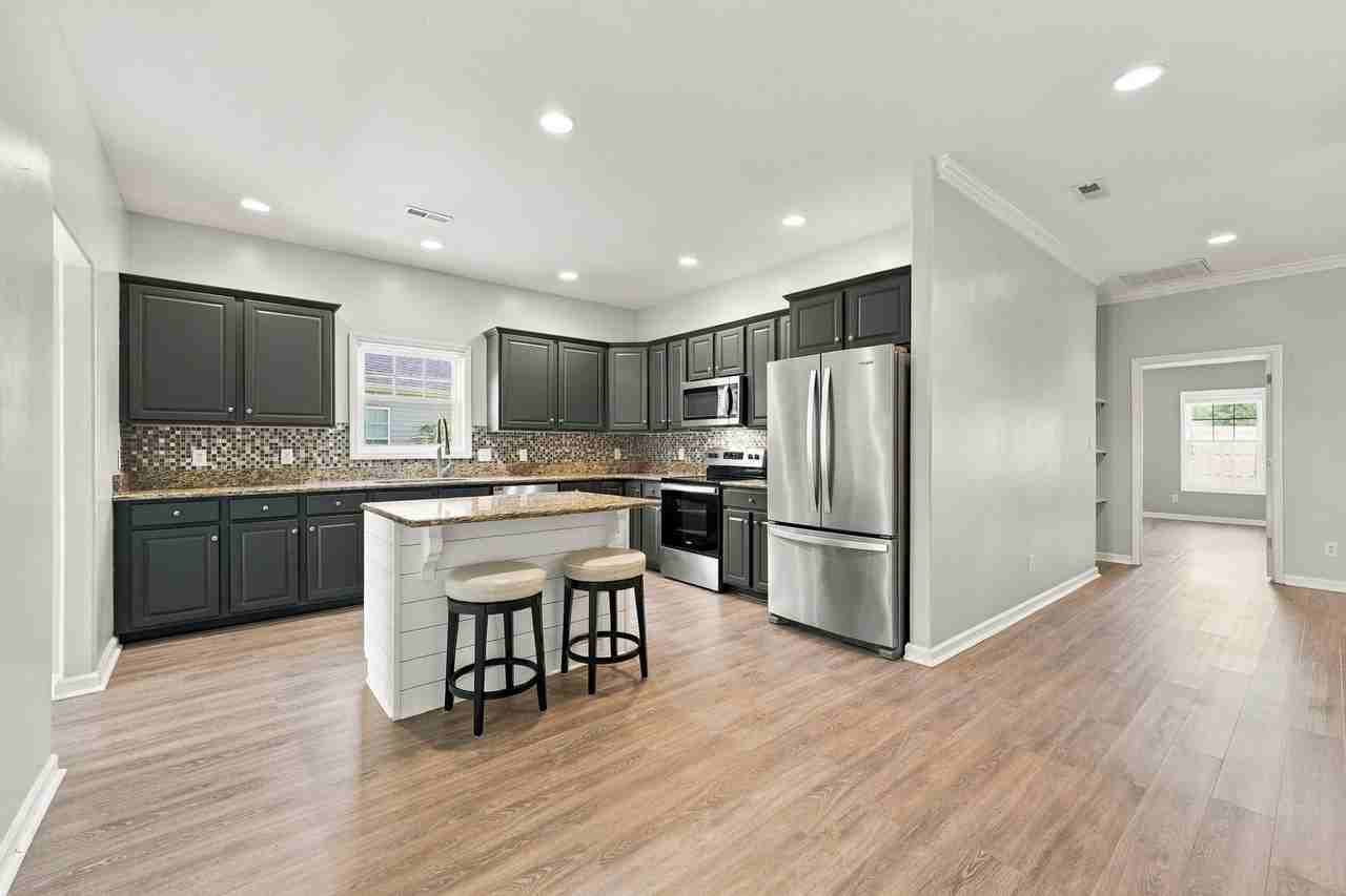 257 Silver Creek Loop - Photo 6 of 35