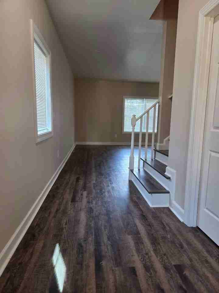 2813 Mclain St - Photo 2 of 20