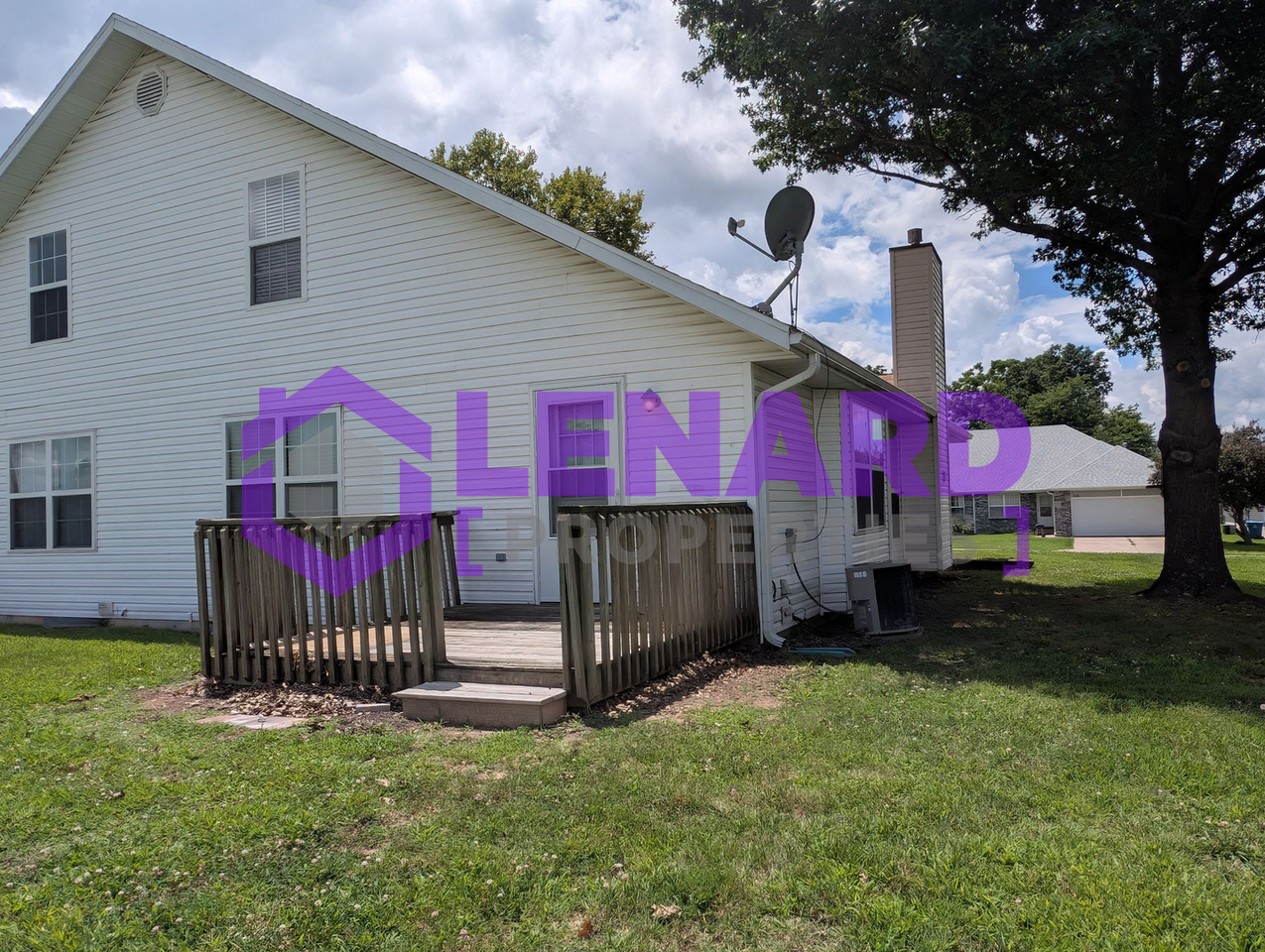 714 S Pinhook Dr - Photo 2 of 12