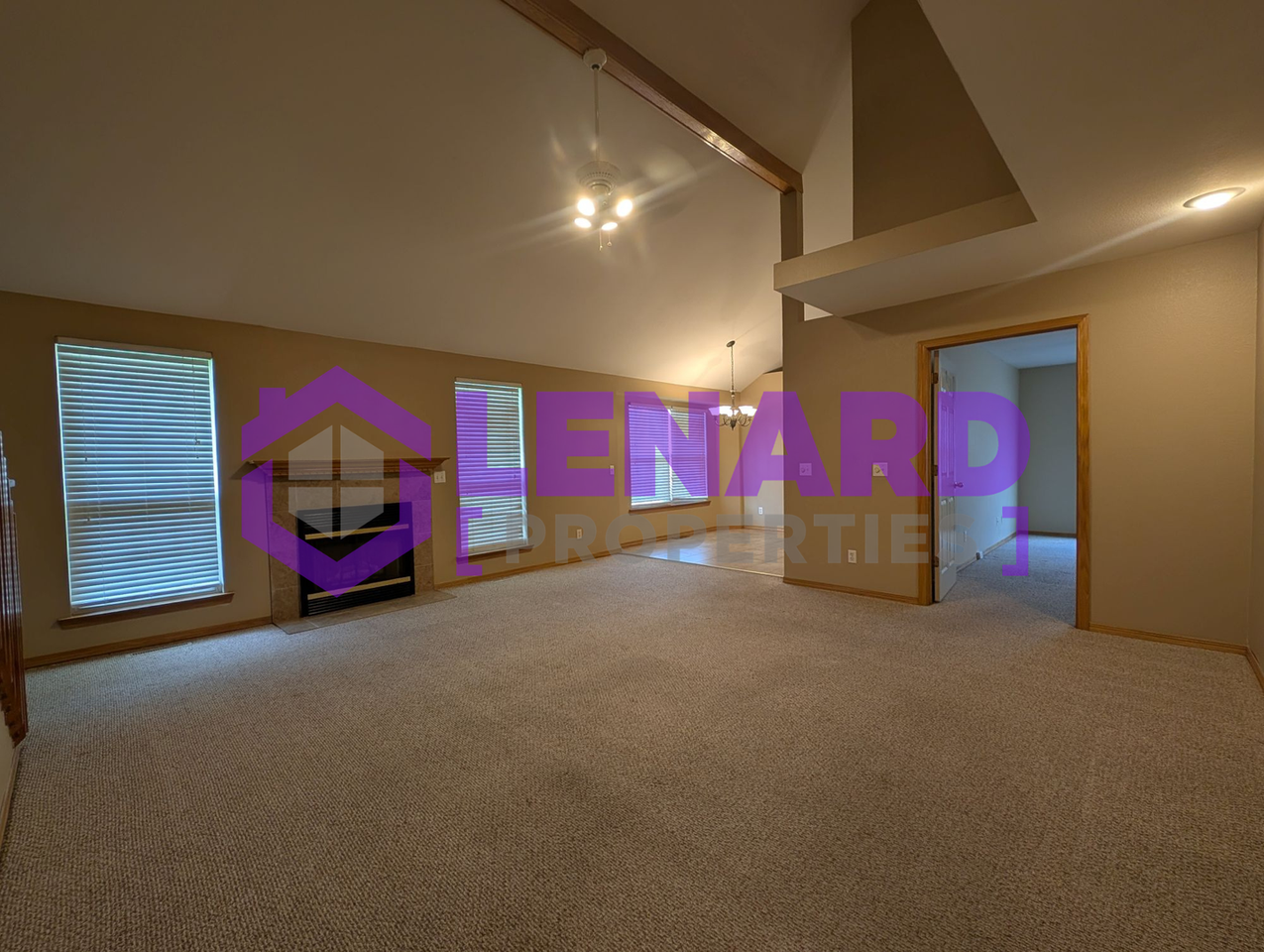 714 S Pinhook Dr - Photo 4 of 12