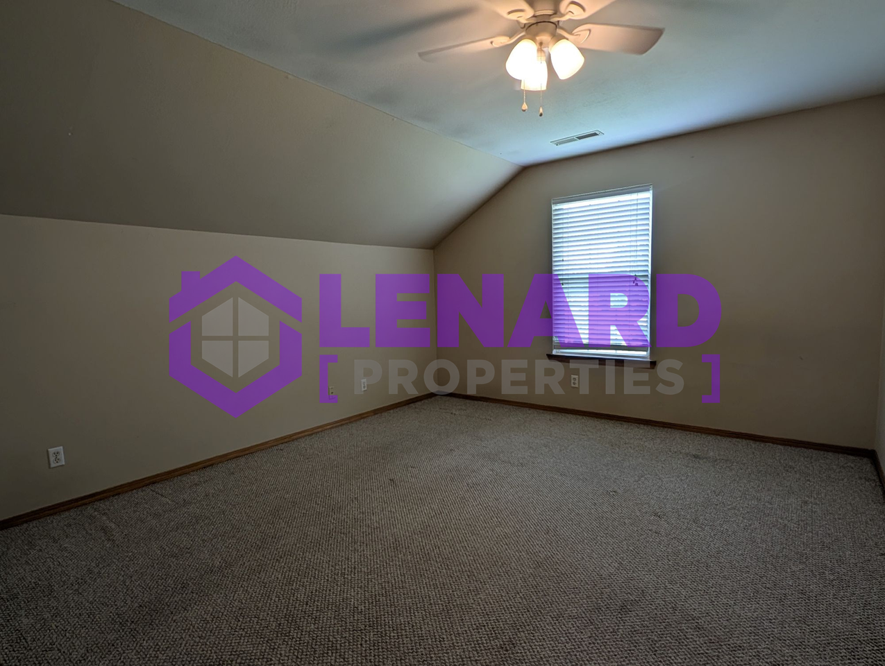 714 S Pinhook Dr - Photo 7 of 12