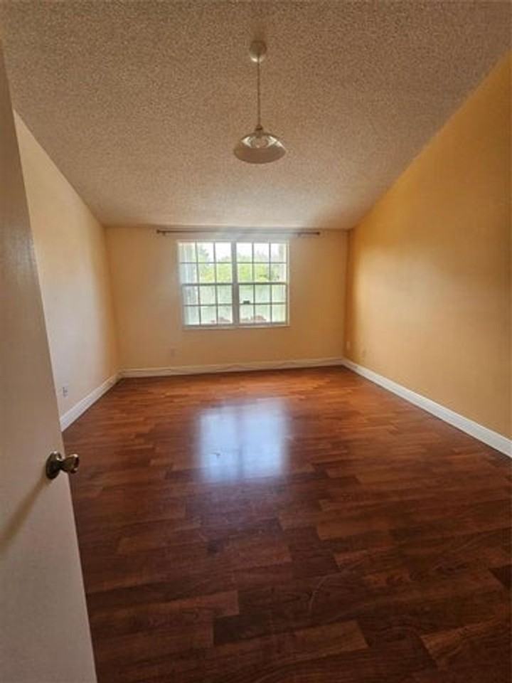 8466 Sw 23rd Ct - Photo 6 of 14