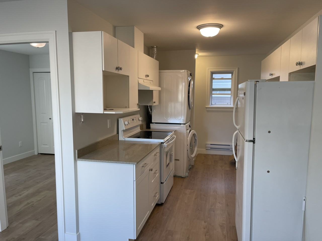 6898 195A St - Photo 5 of 13