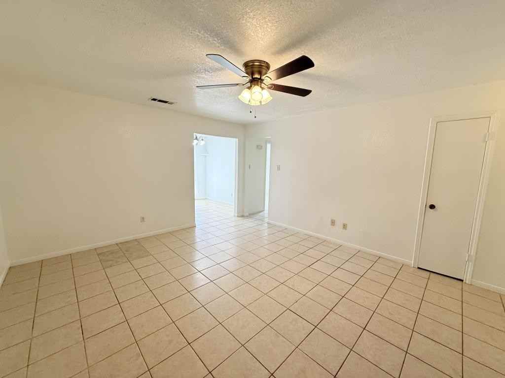 206 Jason Dr - Photo 4 of 26