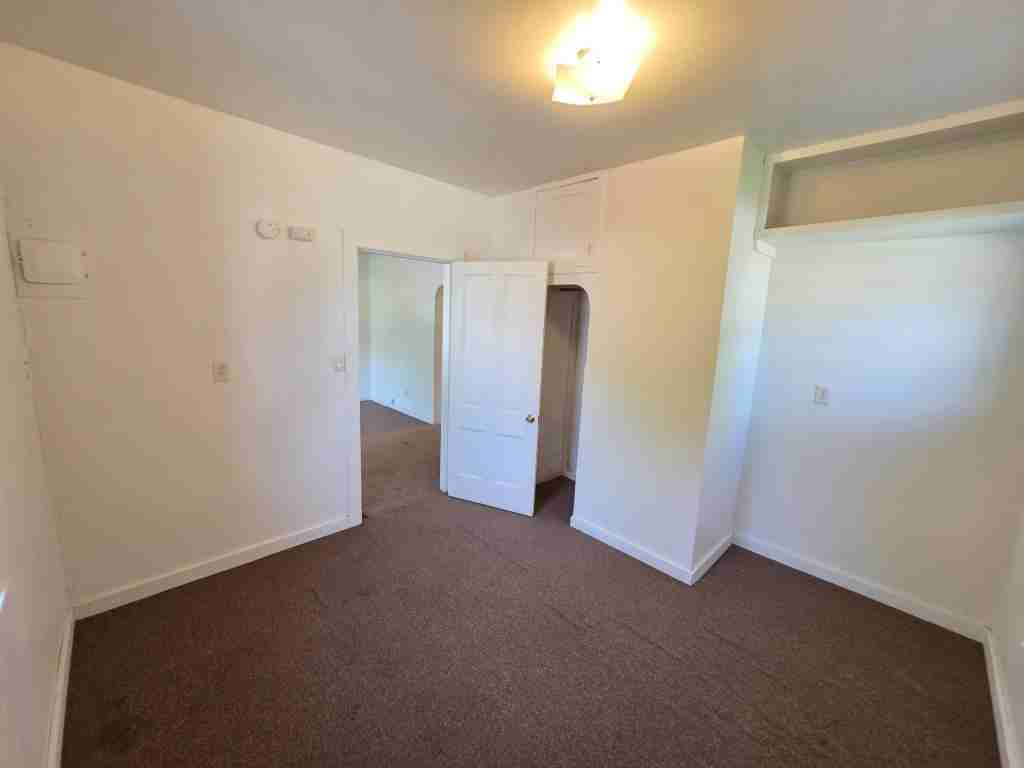 208 N Ondell St #212 - Photo 3 of 11