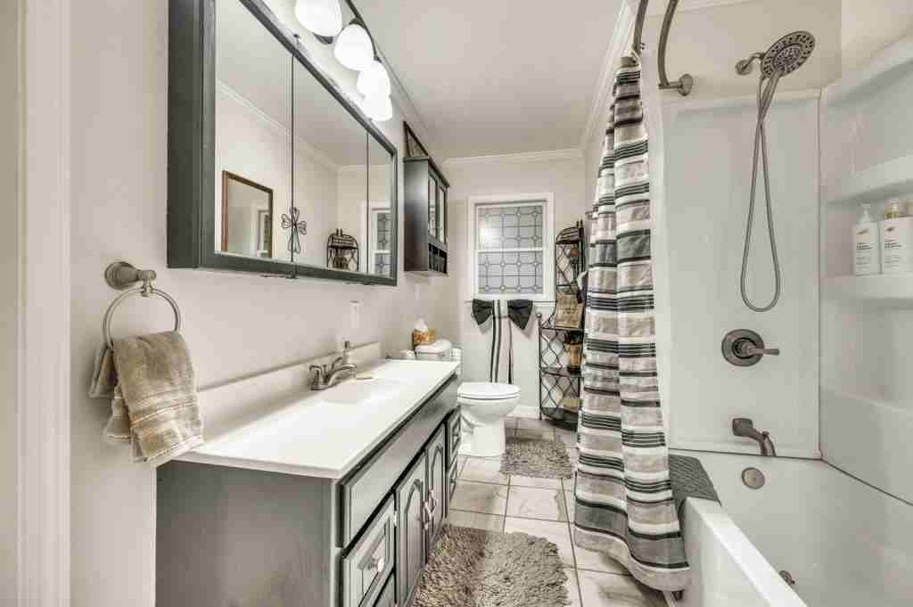 1113 Harpen St - Photo 6 of 17