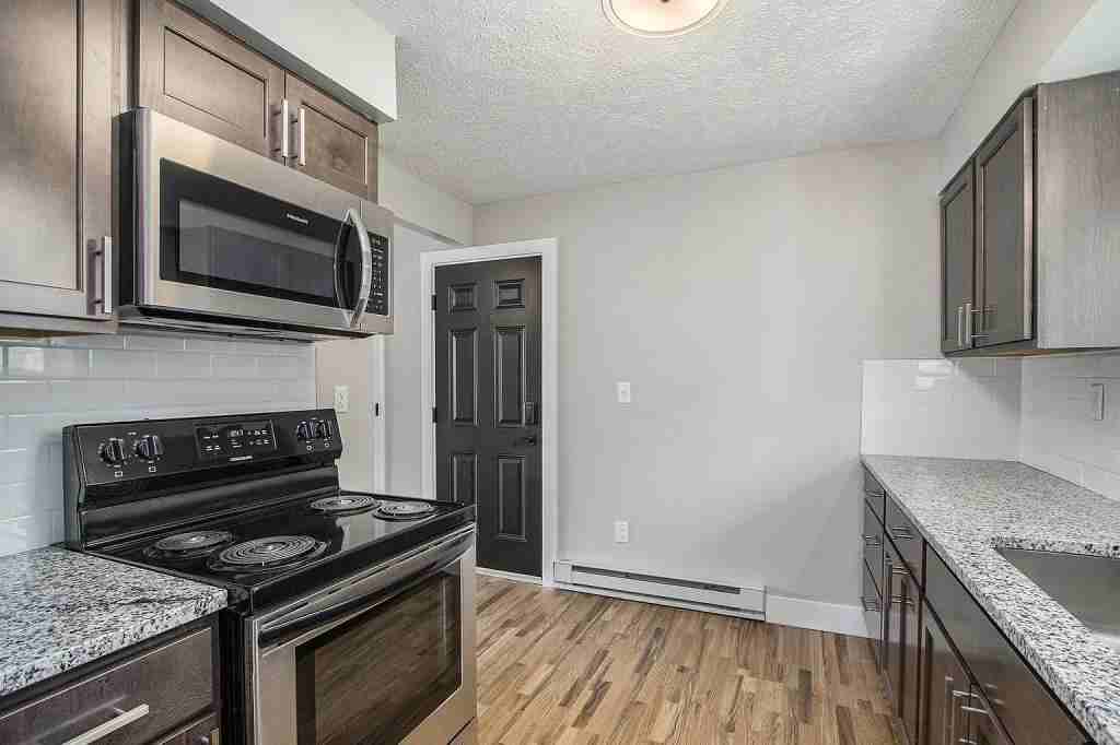 2416 Texel Dr - Photo 2 of 14