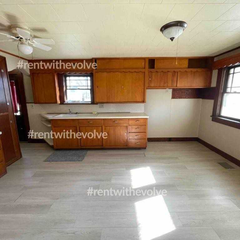 602 N East St - Photo 4 of 11