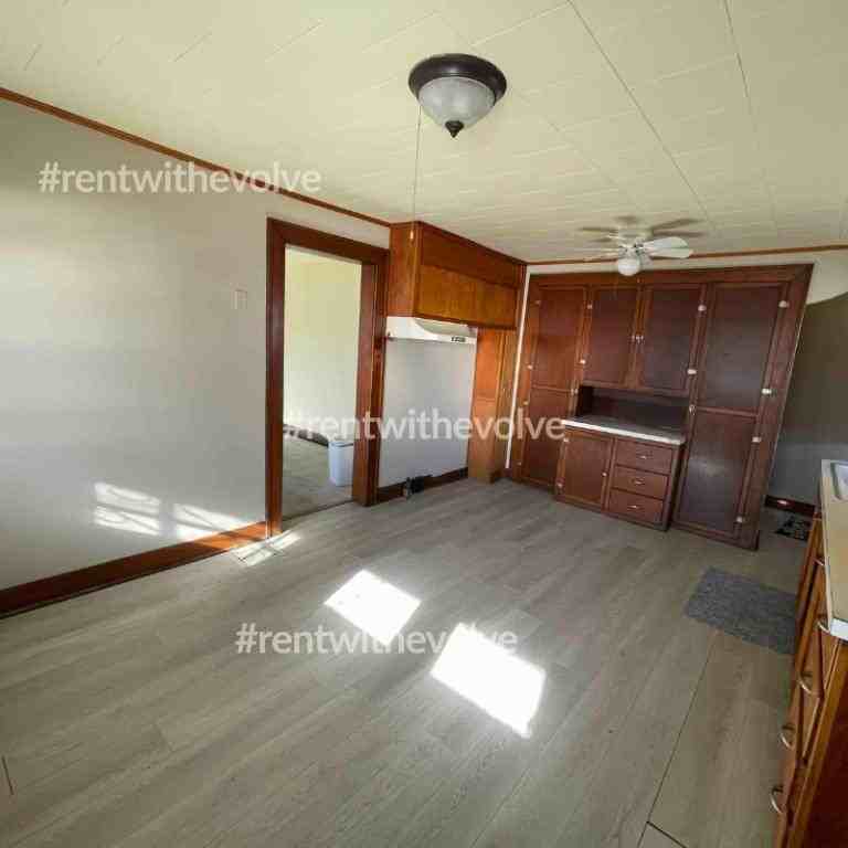 602 N East St - Photo 5 of 11