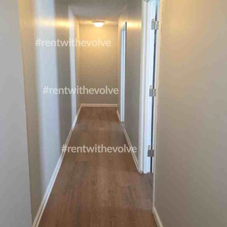 909 N Brady St - Photo 6 of 9
