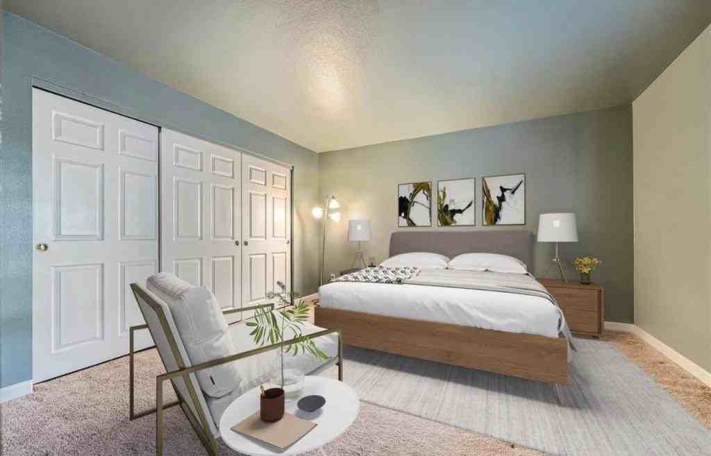 6702 S Ivy Way - Photo 3 of 8