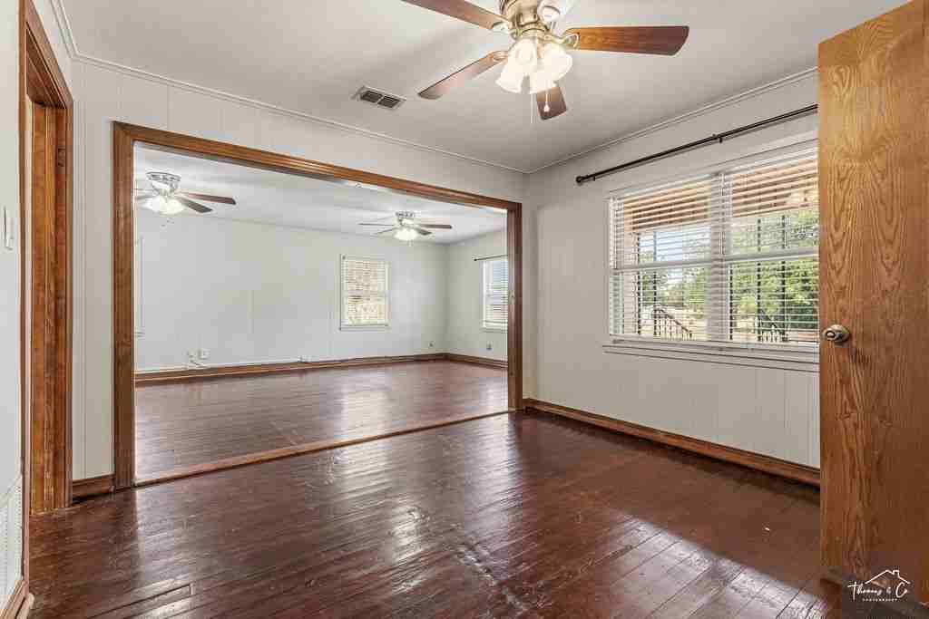 803 S Wall St - Photo 3 of 29