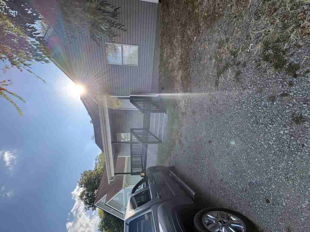1127 Texas Ave - Photo 2 of 15