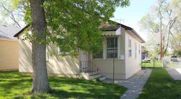 featured image of 605 E 6th St