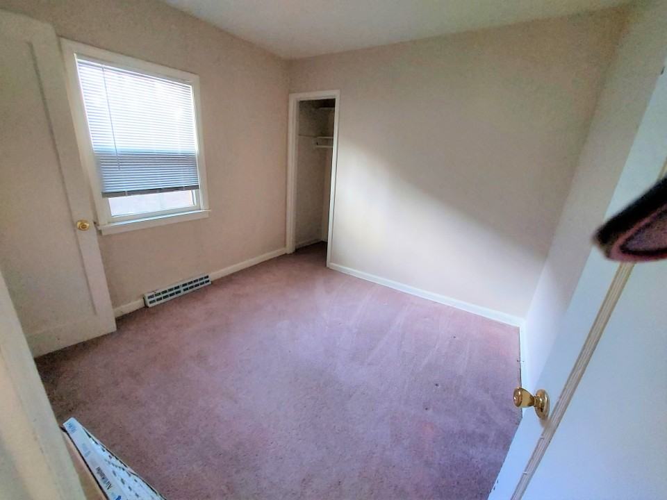 605 E 6th St - Photo 5 of 8