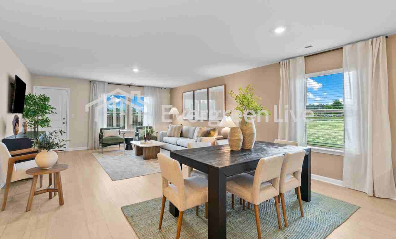 2034 Shady Oak St - Photo 6 of 12