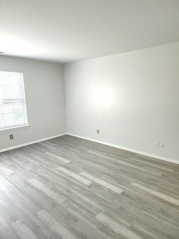 366A Delancey Pl - Photo 4 of 9