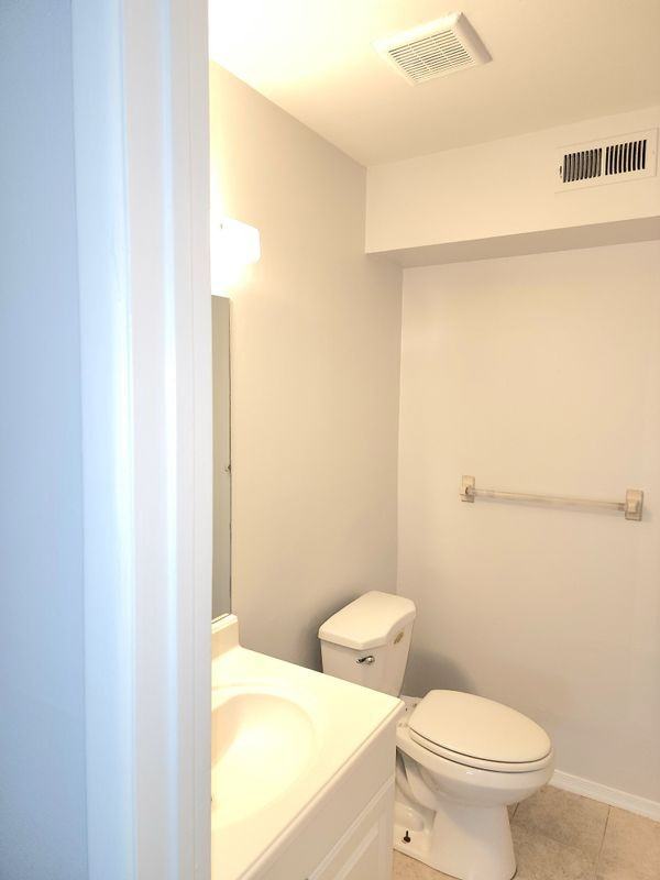 366A Delancey Pl - Photo 5 of 9