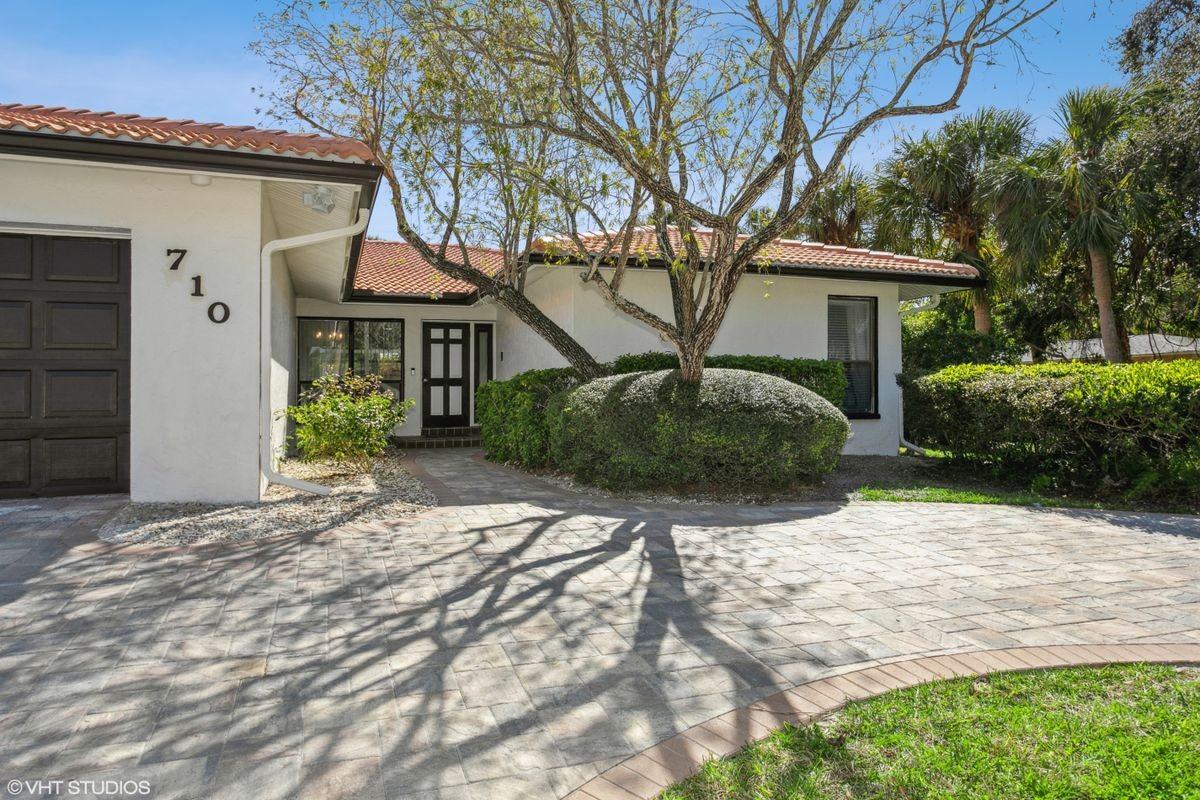 710 Treasure Boat Way - Photo 3 of 4