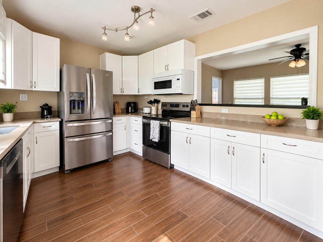 705 Bayshore Dr - Photo 3 of 10
