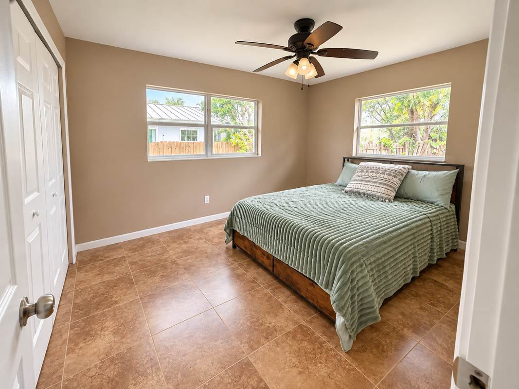 705 Bayshore Dr - Photo 5 of 10