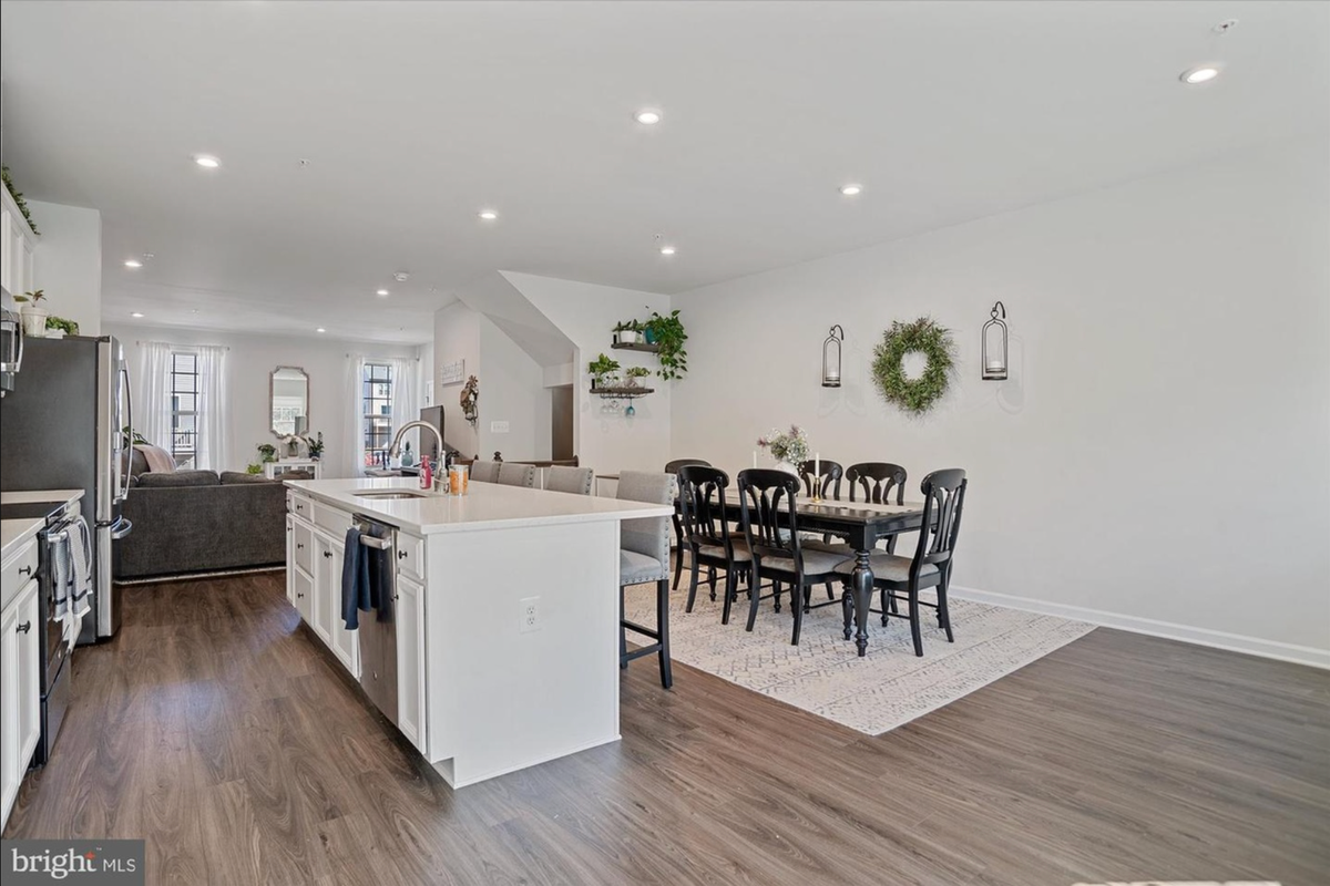 3213 Laurel Hill Rd - Photo 5 of 26
