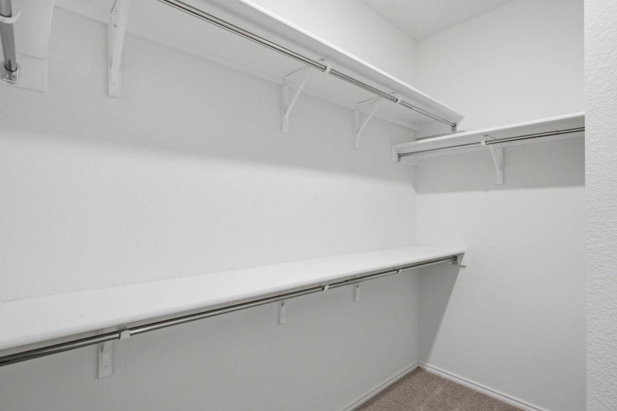 4605 Colmar Dr - Photo 6 of 38