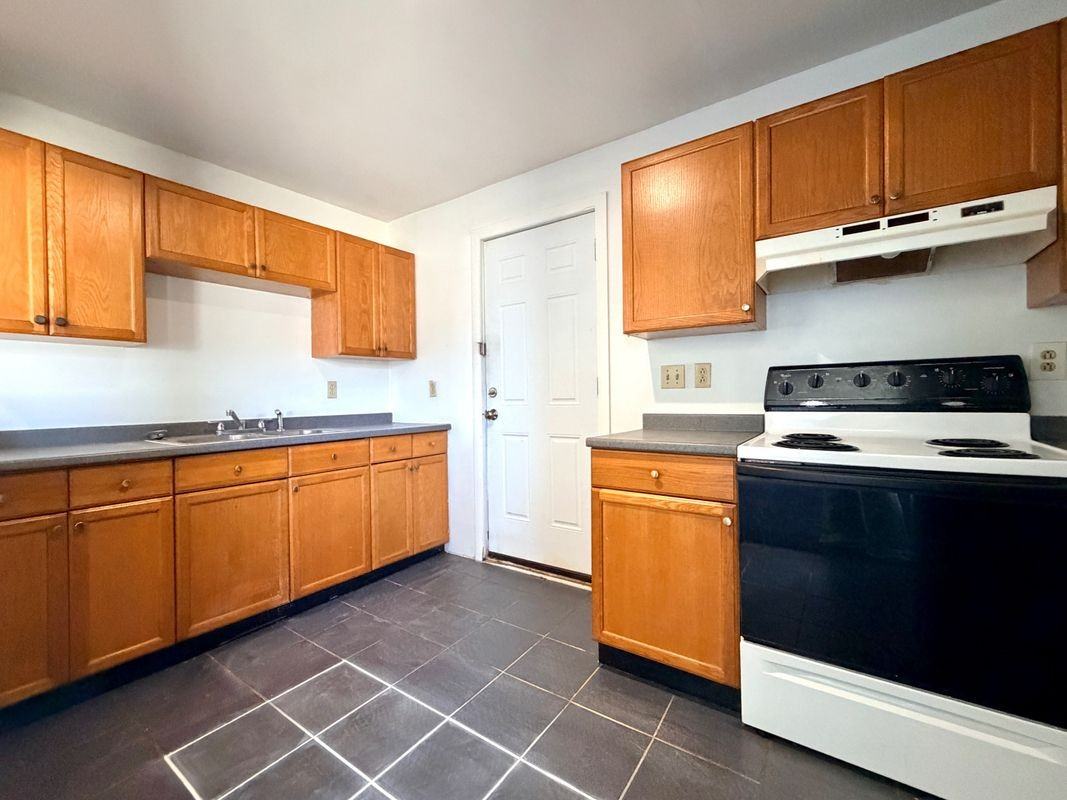 13 Jefferson Ave ##4 - Photo 6 of 22
