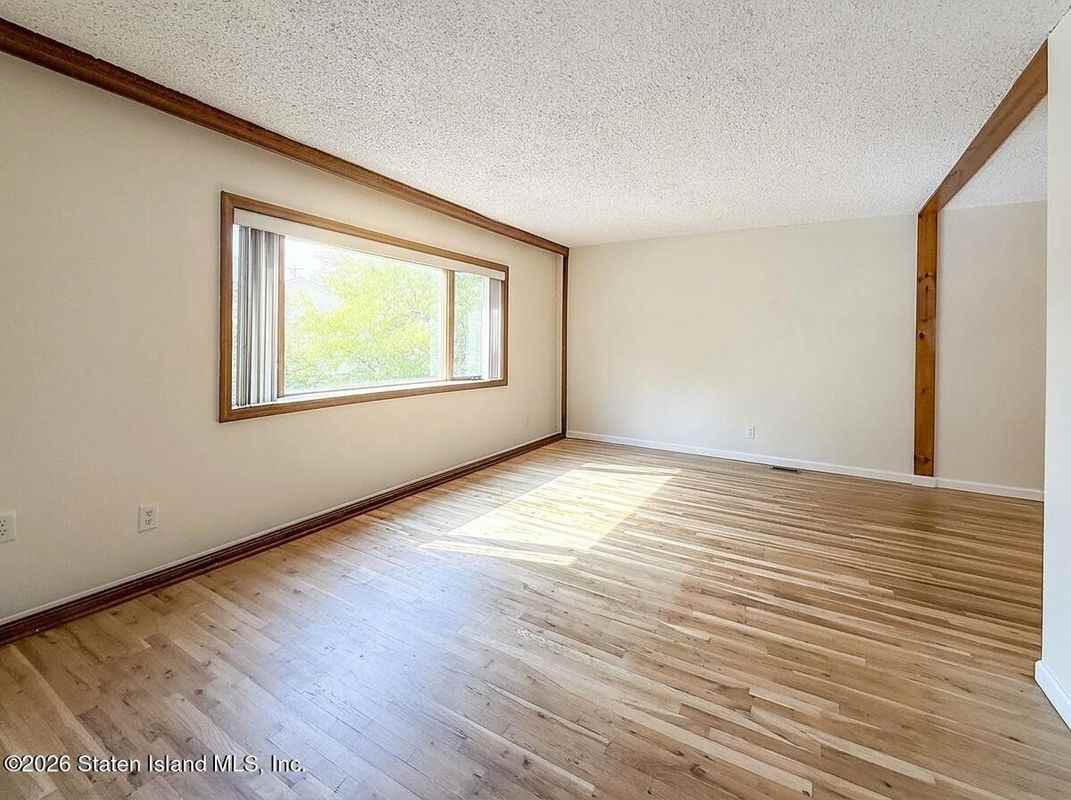 57 E Stroud Ave - Photo 4 of 20