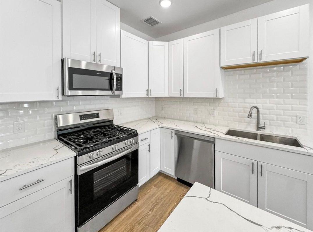 8141 Jeffery St - Photo 7 of 18