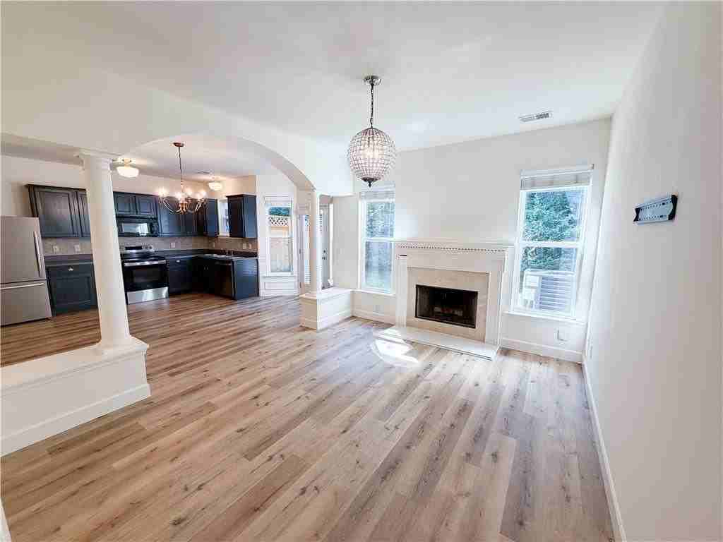 216 Parc View Ln - Photo 4 of 17