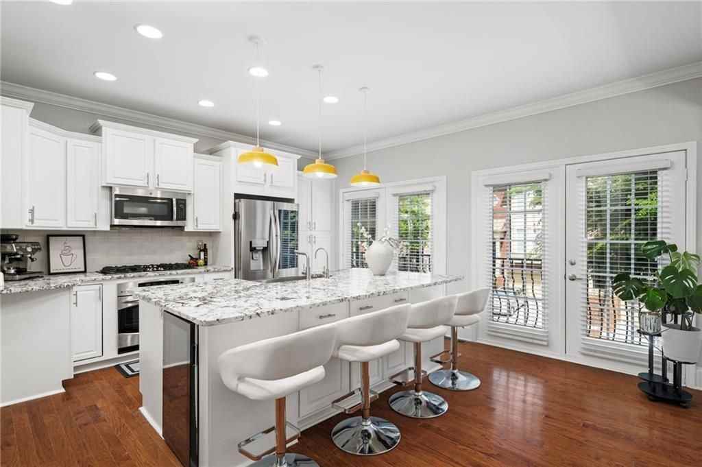 2872 Overlook Way - Photo 4 of 48