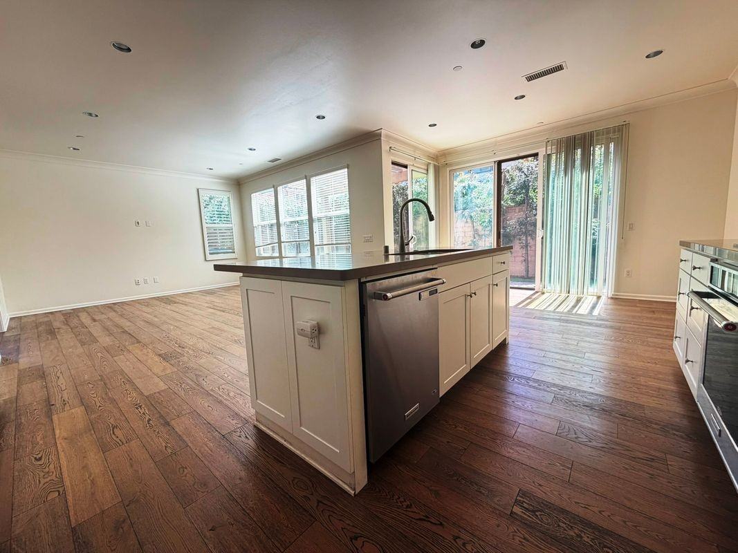 209 Rodeo - Photo 3 of 24