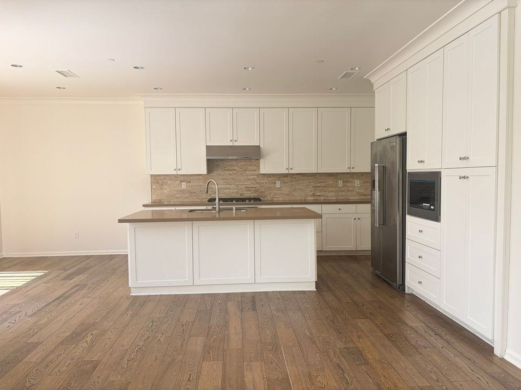 209 Rodeo - Photo 5 of 24