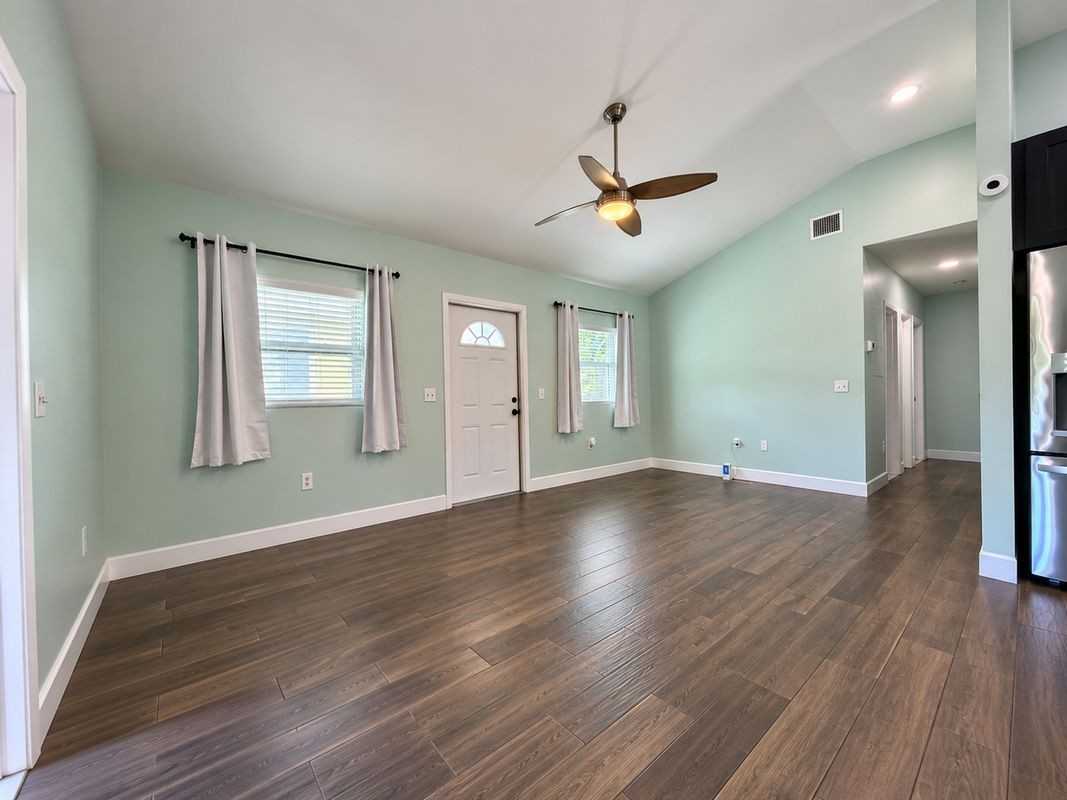 29873 Journeys End Rd - Photo 3 of 19