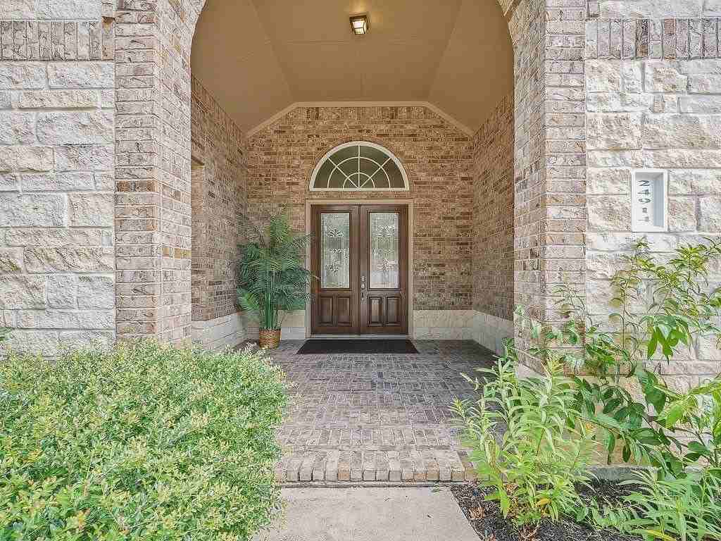 24914 Ginger Ranch Dr - Photo 2 of 9