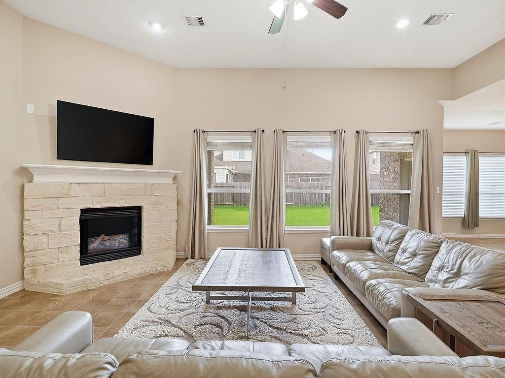 24914 Ginger Ranch Dr - Photo 4 of 9