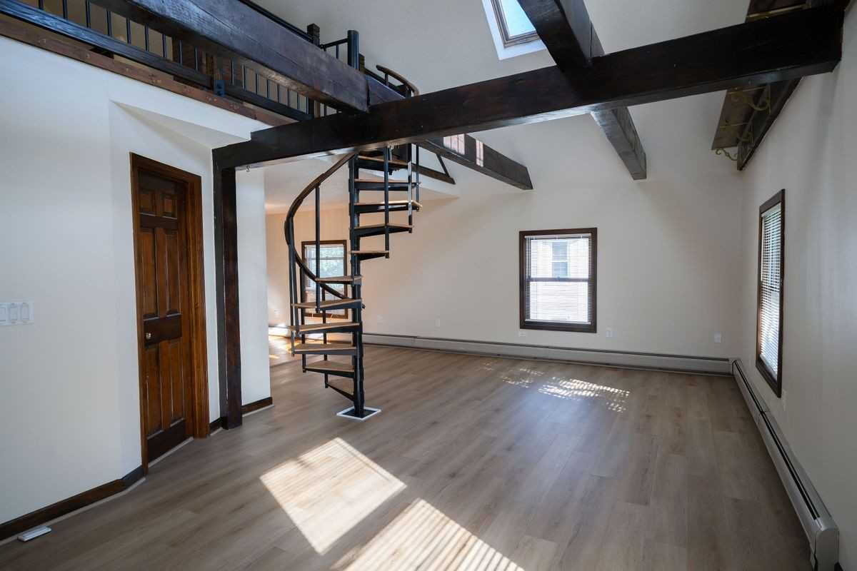 27 Dean Ave - Photo 3 of 16