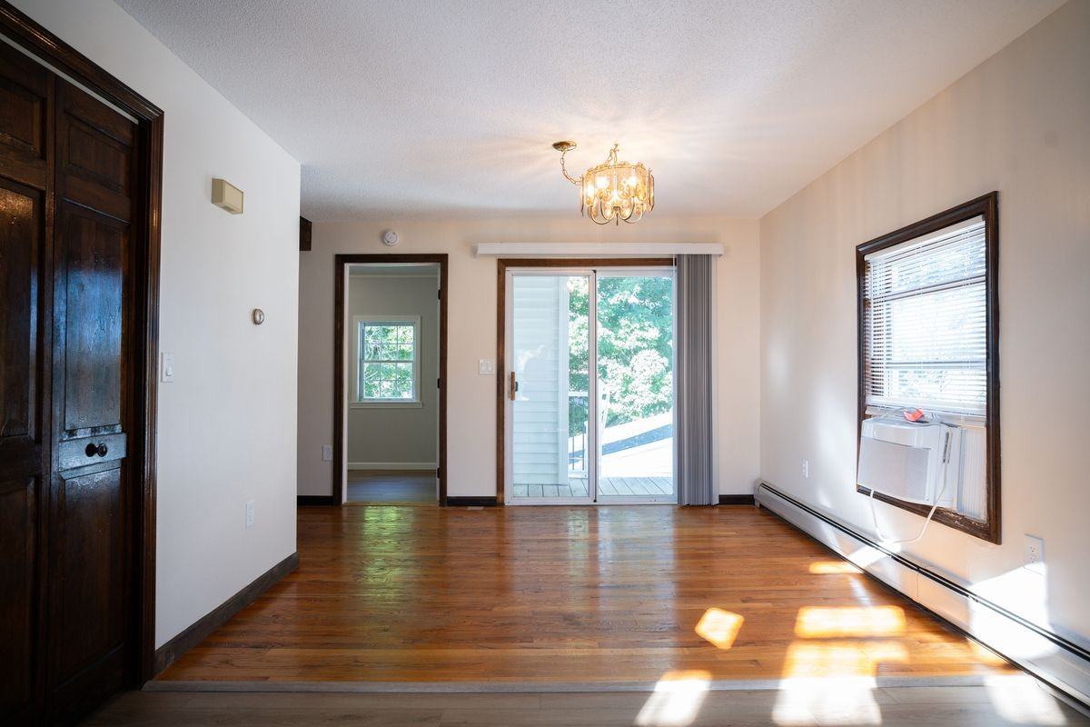 27 Dean Ave - Photo 5 of 16