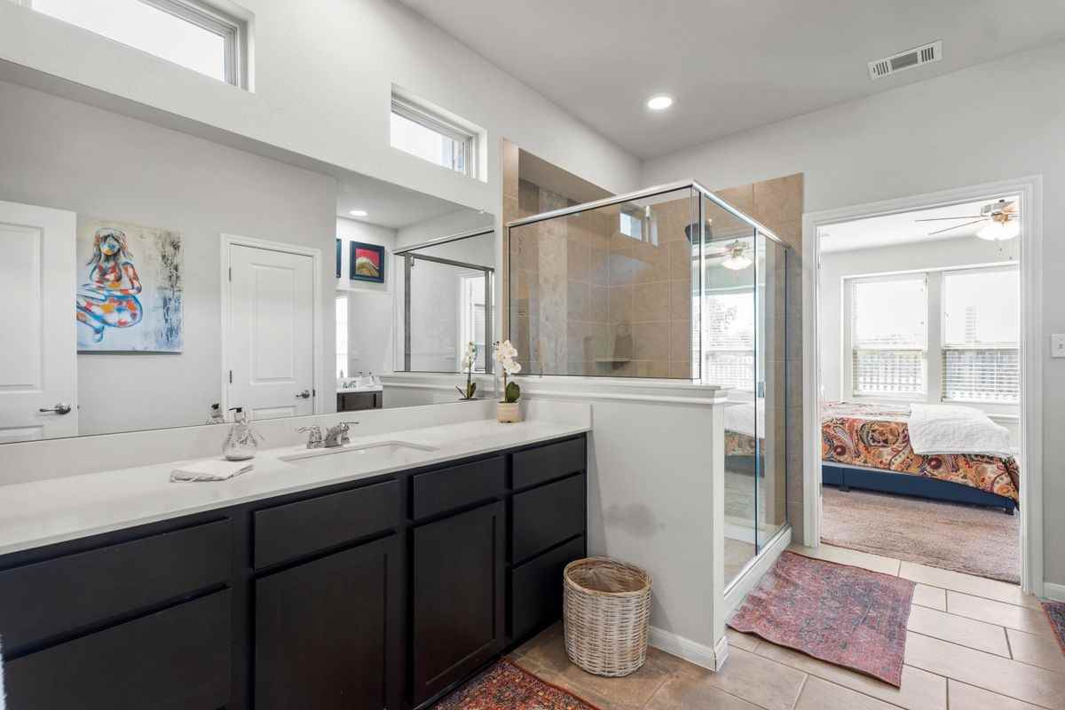 301 Rimrock Ct - Photo 7 of 9