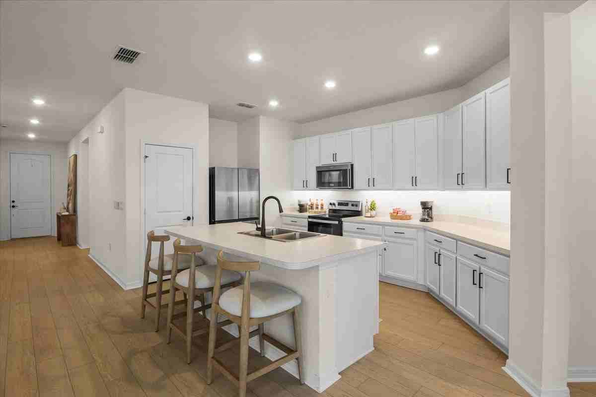 625 Overpool Ave - Photo 7 of 28