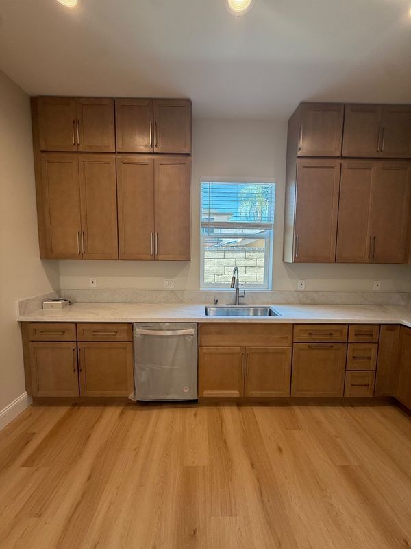 1140 W Donington St - Photo 4 of 20