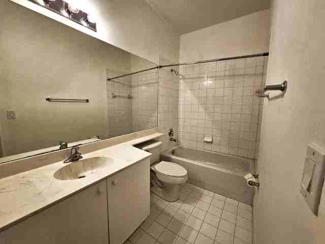 3569 Forest Hill Blvd - Photo 6 of 10