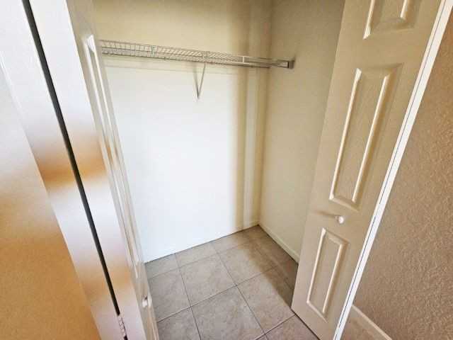 3569 Forest Hill Blvd - Photo 7 of 10