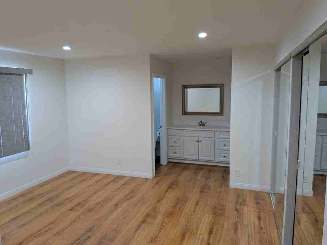 15214 S Raymond Ave ##105 - Photo 4 of 7