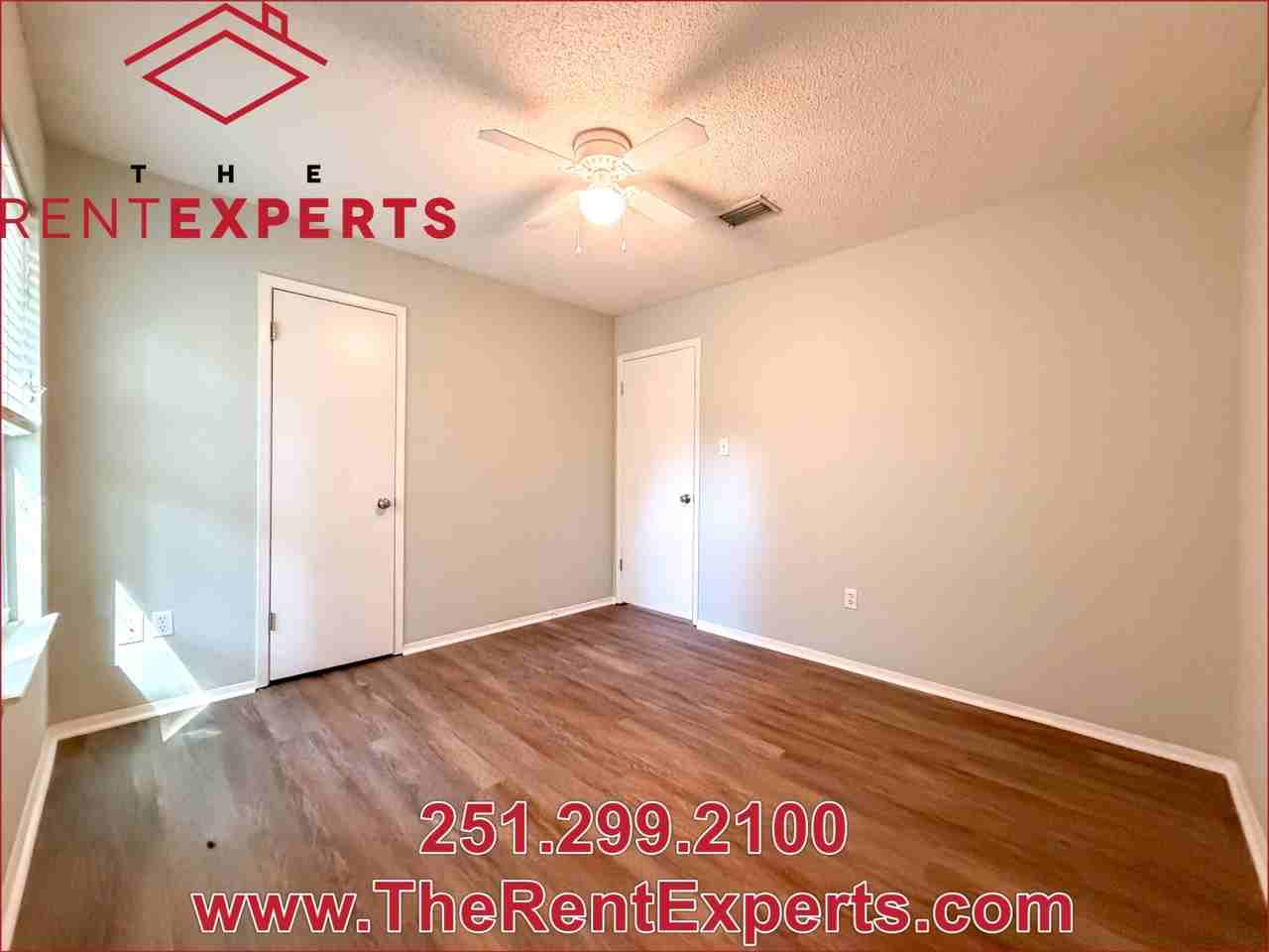 915 Schaub Ave - Photo 7 of 10