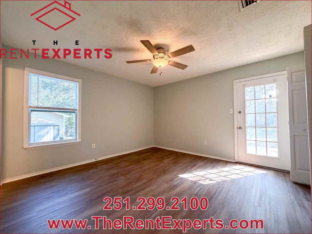 915 Schaub Ave - Photo 3 of 10