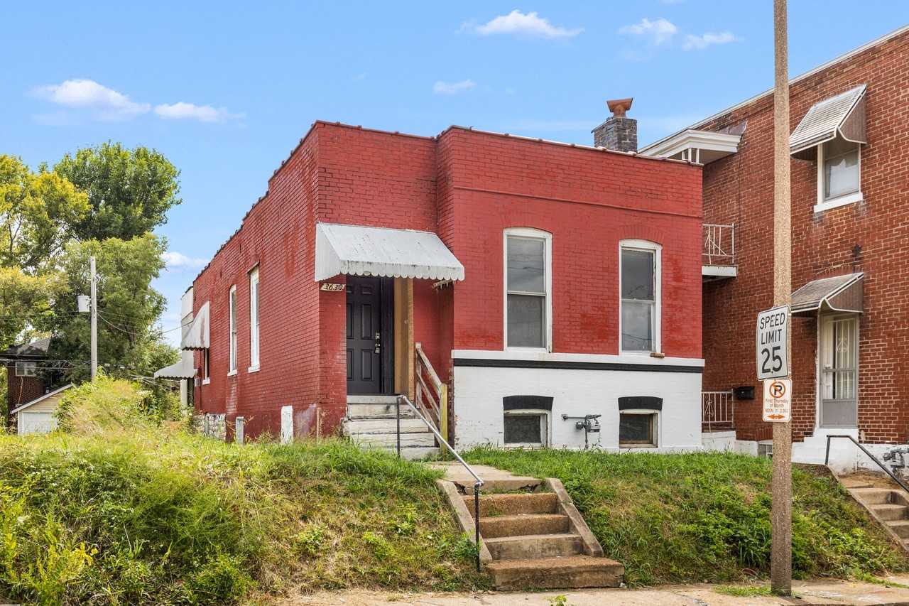 3630 Tholozan Avenue - Photo 4 of 19