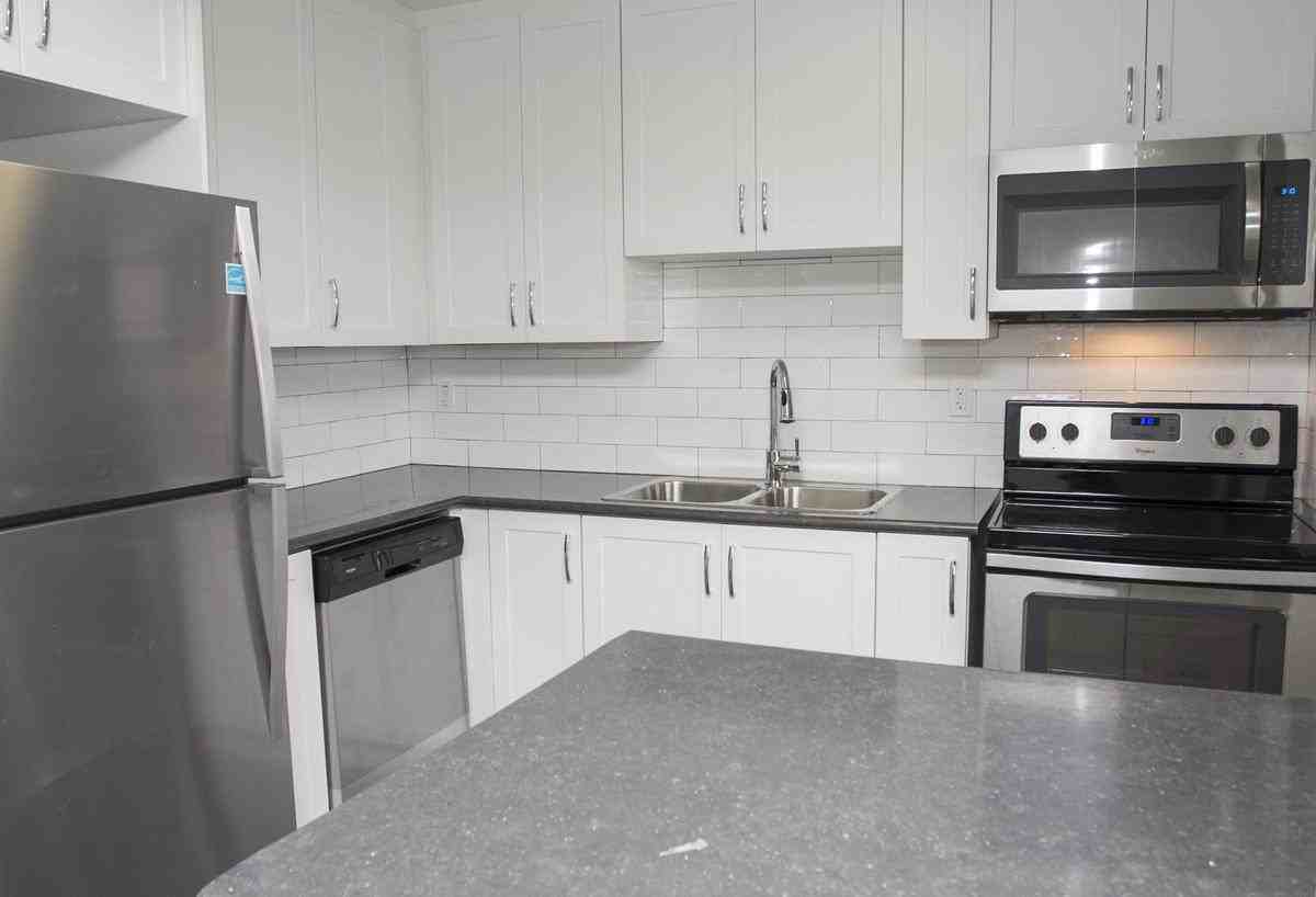 2185 Sheridan Park Dr - Photo 3 of 50