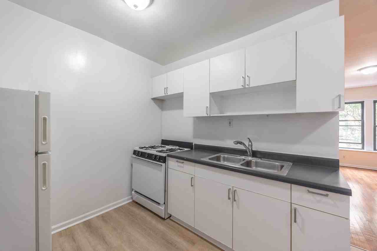 2332 N Spaulding Ave #1A - Photo 4 of 13